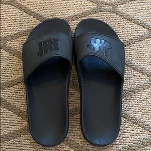 Men’s undefeated slides